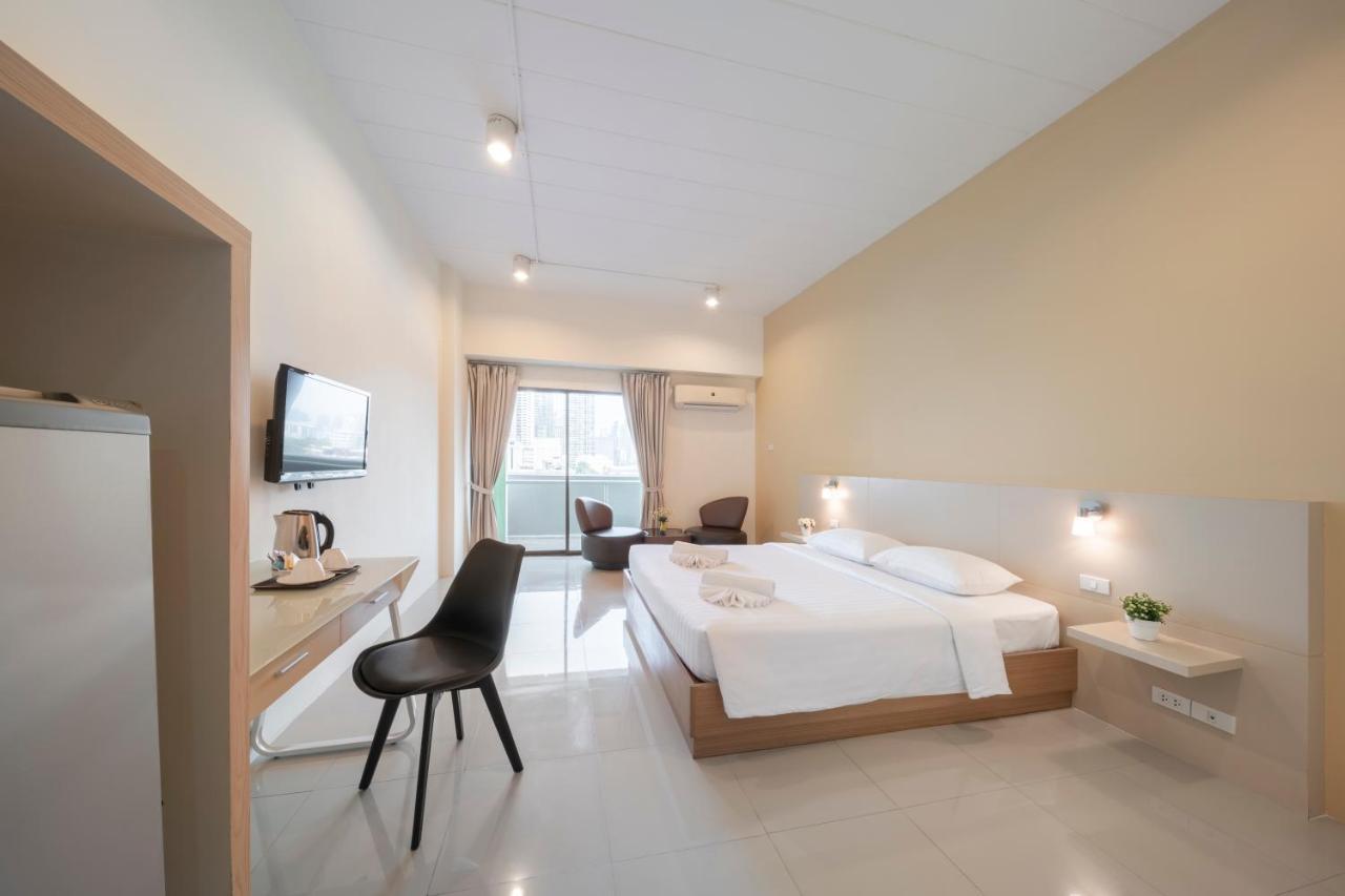 At 115 Hotel By Rompo Bangkok Exterior photo