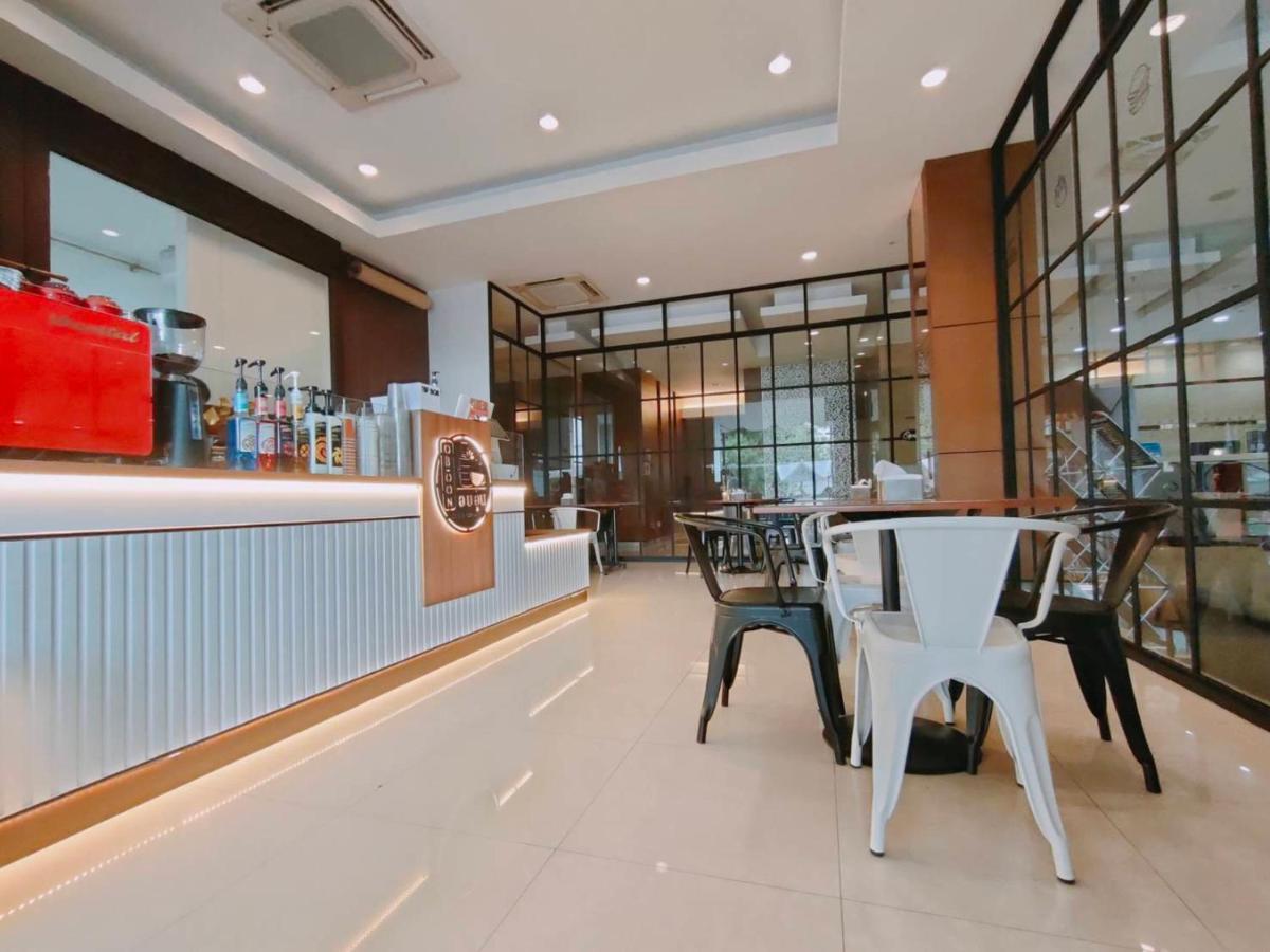 At 115 Hotel By Rompo Bangkok Exterior photo